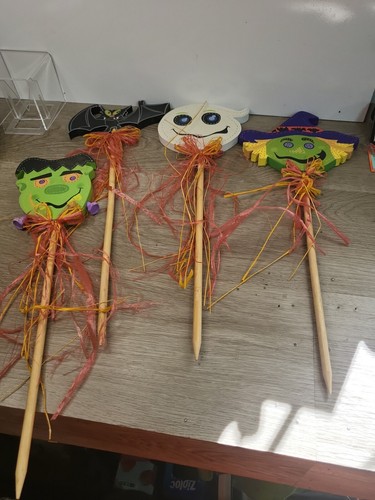 Wood halloween plant spikes - 4,